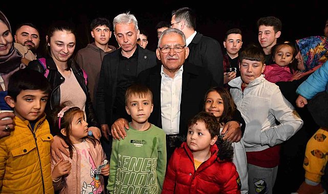 Başkan Büyükkılıç, Ramazan etkinliklerinde vatandaşlarla kucaklaştı