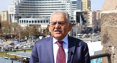 Başkan Büyükkılıç vatandaşla buluştu, kale surlarından Kayseri'ye mesaj verdi
