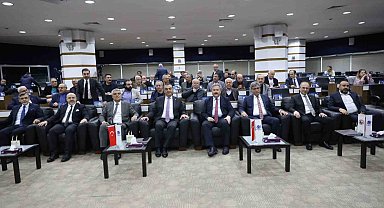 Başkan Büyüksimitci: "Türkiye uyguladığı makroekonomik politikadan taviz vermemeli"