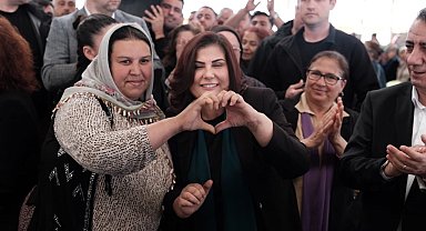 Başkan Çerçioğlu, Efeler Kapalı Pazaryeri'nde vatandaşlarla buluştu