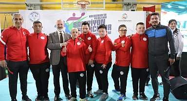 Başkan Çolakbayrakdar, dünya ikincisi olan kocasinan'ın özel sporcusunu tebrik etti