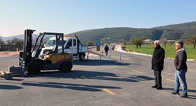 Başkan Gürün Menteşe'de devam eden yol çalışmasını inceledi