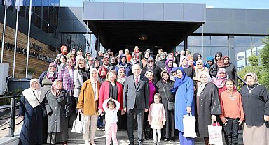 Başkan Özlü'nün kadınlar oldular