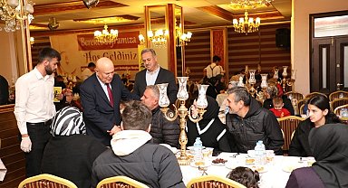 Başkan Pekmezci engelli vatandaşlar ve yetim çocuklarla iftarda bir araya geldi