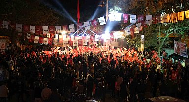 Başkan Sengel'den Selçuk Belevi'de miting: "Az konuştuk, çok çalıştık"