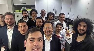 Başkan Yılmaz, öğrenci evinde sahur yaptı