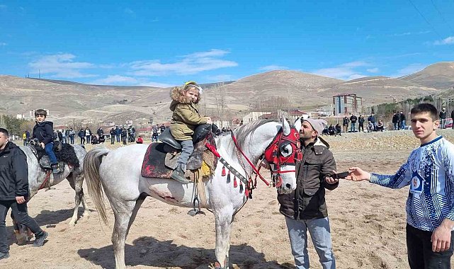 Bayburt'ta ata sporu cirit yaşatılıyor