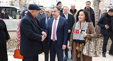 Bayburtlu kadınların el emekleri Filistin'e destek amaçlı satışa sunuldu