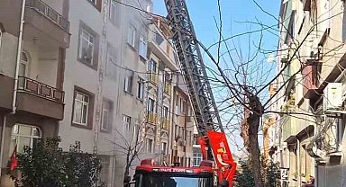 Bayrampaşa'da 4 katlı binada yangın çıktı: İçeride mahsur kalan 1 kişi ağır yaralandı