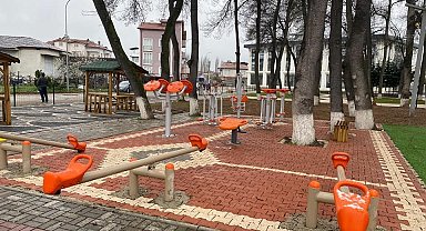 Belediye çalışmalarını ''O eski halinden eser yok şimdi'' sözü ile paylaştı