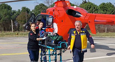Beyin kanaması geçiren yaşlı adamın yardımına ambulans helikopter yetişti