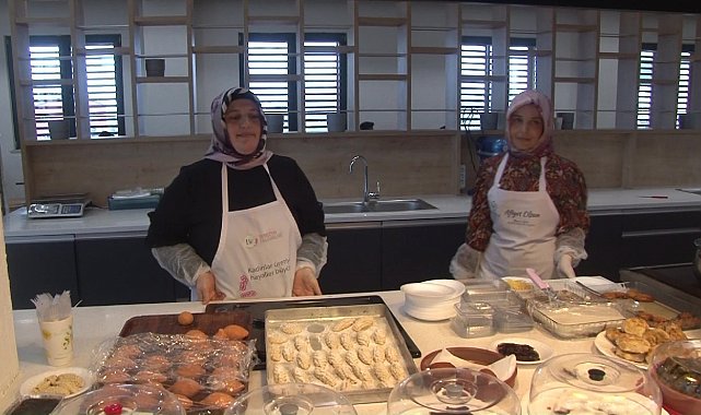 Beykoz'un Erguvanları ürettiklerini satmaya devam ediyor
