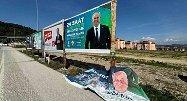 Bilecik'te billboardlara saldırı