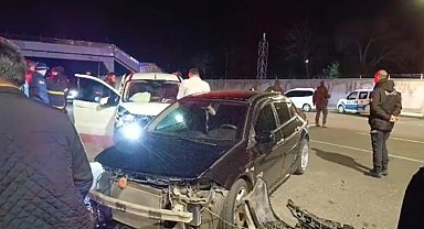 Bingöl'de 2 otomobil çarpıştı: 4 yaralı