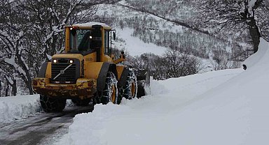 Bingöl'de 200 köy yolu ulaşıma kapandı