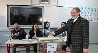 Bingöl'de oy kullanma işlemi başladı