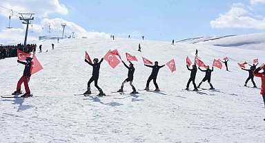 Bitlis Eren Üniversitesinde kar festivali düzenlendi