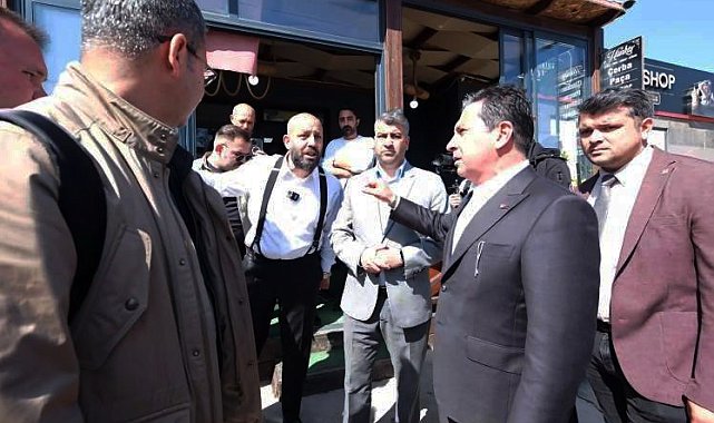 Bodrum'da CHP Muğla Büyükşehir Başkan Adayı Aras ile İYİ Parti Bodrum Belediye Başkan adayı Süer birbirine girdi