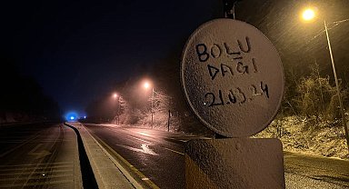Bolu Dağı geçişinde hafif kar yağışı etkili oluyor