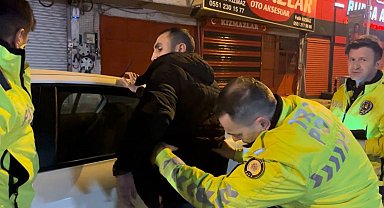 Böyle kovalamaca görülmedi...Polisi görünce geri vitese taktı, son sürat kaçmaya çalıştı