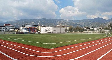 Buharkent Futbol Sahası'nda bakım onarım çalışmaları tamamlandı