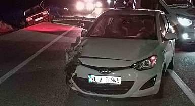 Burdur'da iki otomobil çarpıştı: 3 yaralı