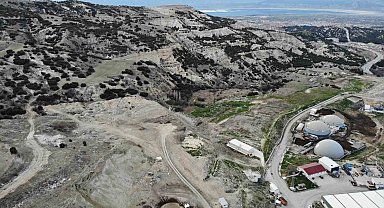 Burdur'da üstü tam kapatılamayan eski çöplük çevre kirliliğine neden oluyor