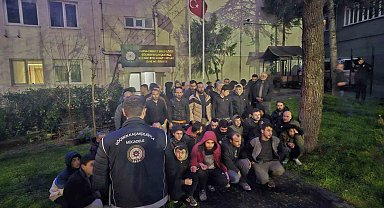 Bursa polisi kaçak 63 yabancı uyruklu şahsı yakaladı