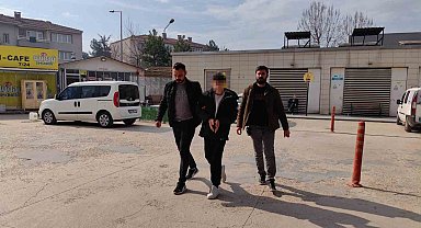 Bursa'da 18 yaşındaki genç, 3.5 milyonluk sazan sarmalı taktiğiyle dolandırdı