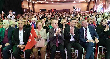 Büyükçekmece'de Kadınlar Günü'nde gökyüzüne mor balon bırakıldı