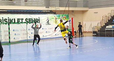 Büyükşehir Hentbol 34-37 skorla evinde kaybetti