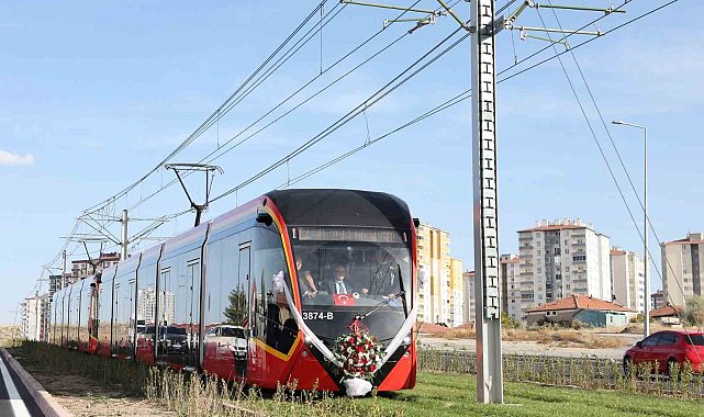 Büyükşehir'den kesintisiz konforlu raylı sistem ulaşım hizmeti