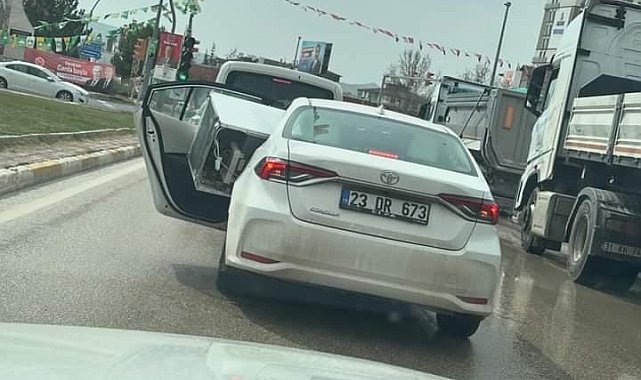 Buzdolabını otomobilin arka koltuğunda taşıdı