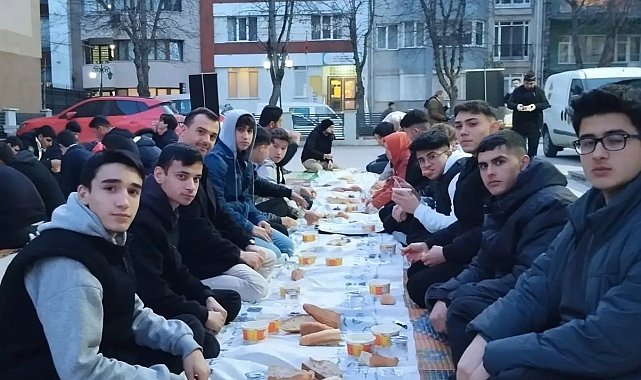 Çanakkale İftarı'nda öğrenciler buluştu