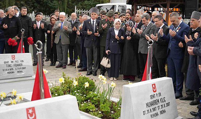 Çanakkale Zaferi'ne kutlama, şehitlere dua