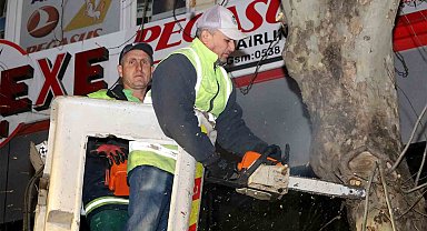 Çark Caddesi'nde gece mesaisi