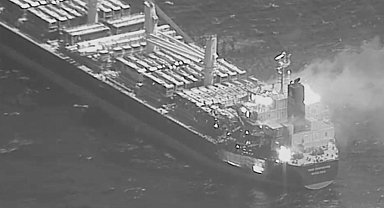 CENTCOM: "Husilerin Kızıldeniz'de saldırdığı ticari gemide 3 kişi öldü, 4 kişi yaralandı"