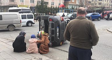Çerkezköy'de korkutan kaza: Otomobil yan yattı, sürücü şoka girdi