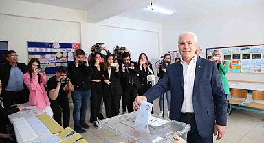 CHP Büyükşehir Belediye Başkan Adayı Bozbey oyunu kullandı