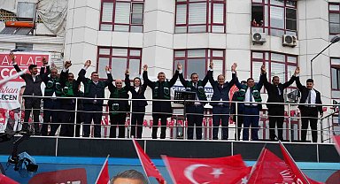 CHP Genel Başkanı Özel: ''AK Parti ile kafa kafaya yarışıyoruz''