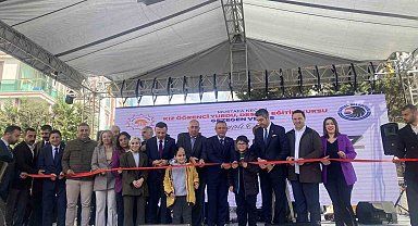 CHP Genel Başkanı Özel, Kartal'da toplu açılış törenine katıldı