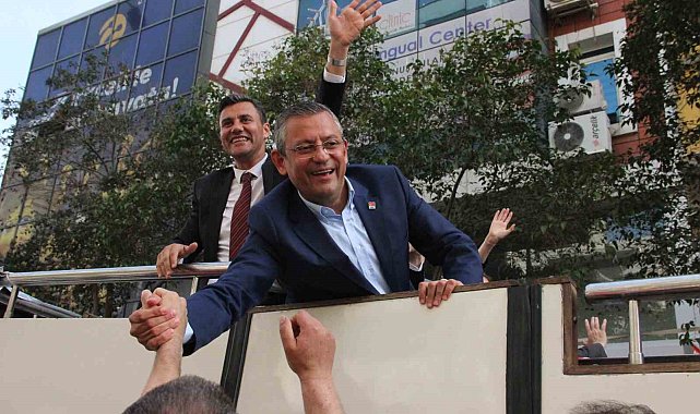 CHP Genel Başkanı Özel, seçim çalışmalarını Manisa'da sonlandırdı