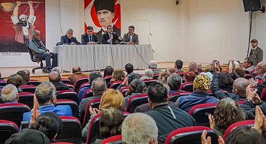 CHP'li adaydan CHP'li başkana: "Yağmur gibi adam alıyor, kasayı bitirmek istiyor"