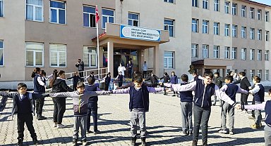 Çıldır'da deprem tatbikatı gerçekleştirildi