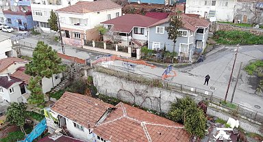 Çökme meydana gelen yola Maltepe Belediyesi tarafından müdahale edilmiyor
