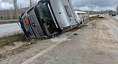 Çorum'da akaryakıt yüklü tanker devrildi