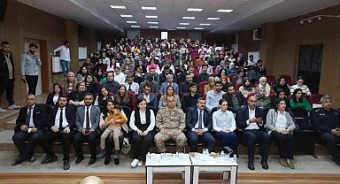 Çukurca'da öğretmenler arası bilgi yarışması düzenlendi