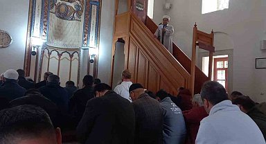 Cuma hutbesinde alkol, kumar ve uyuşturucu uyarısı yapıldı
