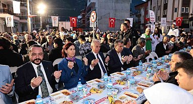 Denizli Büyükşehirin iftar sofrası Bağbaşı'nda kuruldu