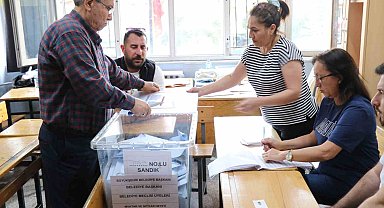 Denizli'de oy sayım işlemleri devam ediyor